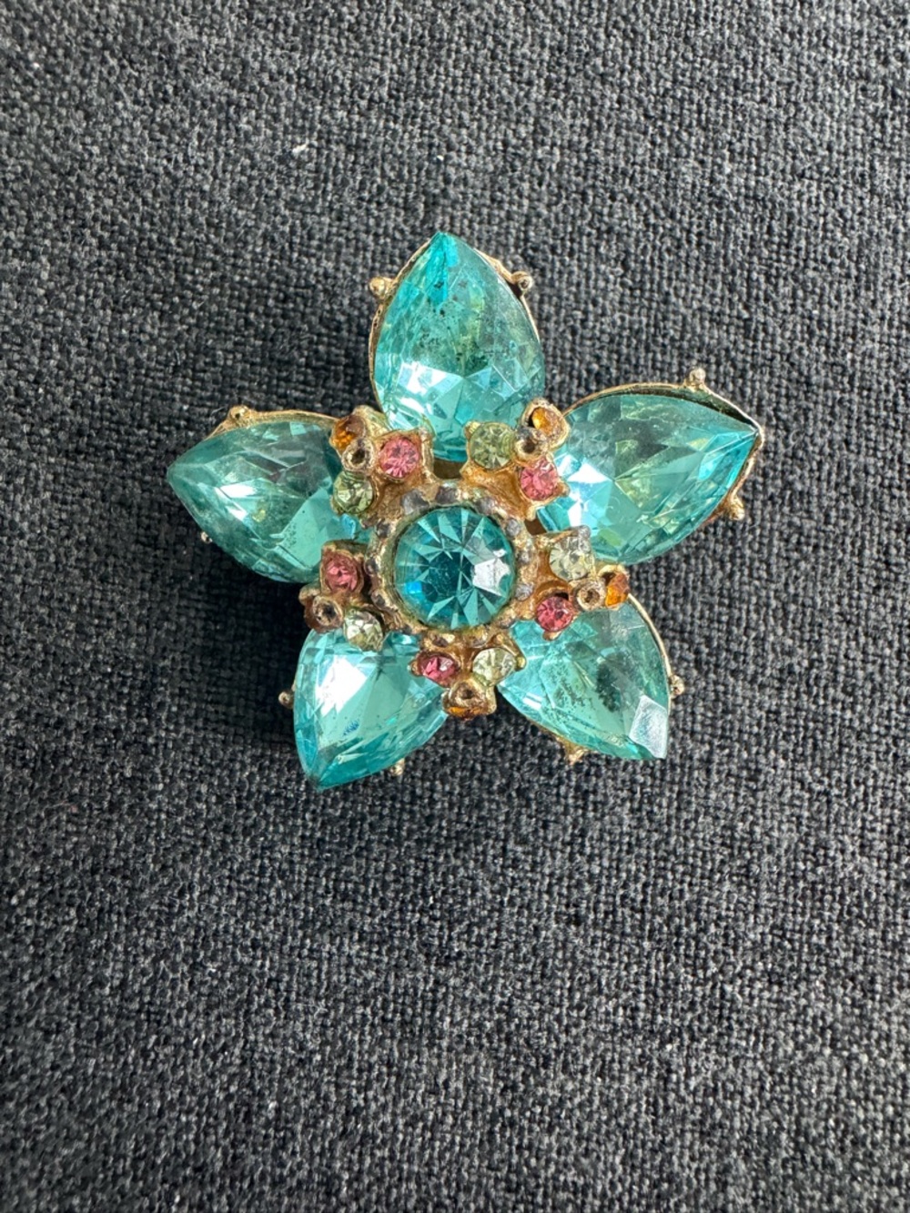 Vintage (my great grandmas collection) Gold Tone Aqua Floral Crystal Brooch